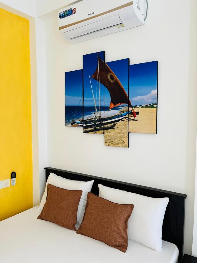 Funwhales Rest House Negombo Eksteriør billede