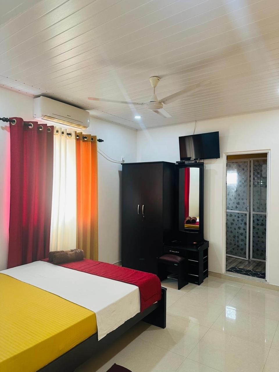 Funwhales Rest House Negombo Eksteriør billede